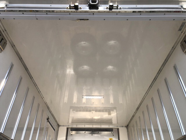 いすゞエルフ冷凍車（冷蔵車）小型（2t・3t）[写真10]