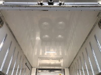 いすゞエルフ冷凍車（冷蔵車）小型（2t・3t）[写真11]