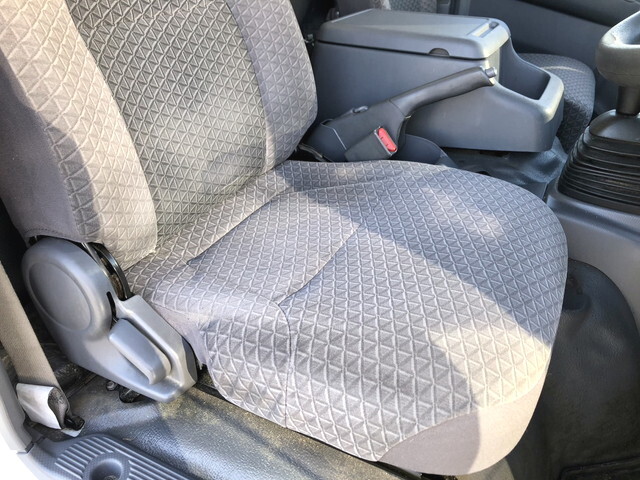 いすゞエルフ冷凍車（冷蔵車）小型（2t・3t）[写真27]