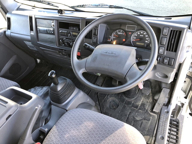 いすゞエルフ冷凍車（冷蔵車）小型（2t・3t）[写真29]