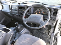 いすゞエルフ冷凍車（冷蔵車）小型（2t・3t）[写真30]