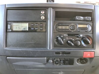 いすゞエルフ冷凍車（冷蔵車）小型（2t・3t）[写真33]