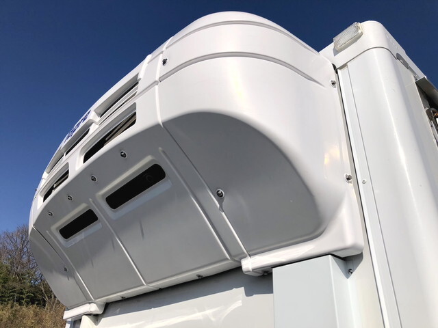 いすゞエルフ冷凍車（冷蔵車）小型（2t・3t）[写真08]