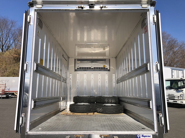 いすゞエルフ冷凍車（冷蔵車）小型（2t・3t）[写真09]