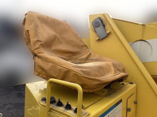 いすゞエルフ穴掘建柱車小型（2t・3t）[写真12]