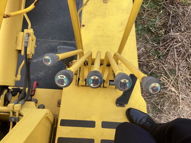 いすゞエルフ穴掘建柱車小型（2t・3t）[写真13]