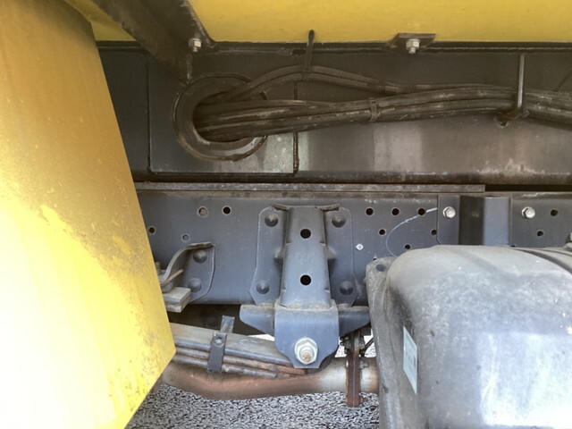 いすゞエルフ穴掘建柱車小型（2t・3t）[写真25]