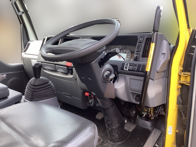 いすゞエルフ穴掘建柱車小型（2t・3t）[写真32]