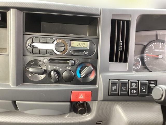 いすゞエルフ穴掘建柱車小型（2t・3t）[写真37]