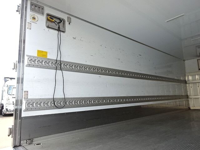 日野レンジャー冷凍車（冷蔵車）中型（4t）[写真16]