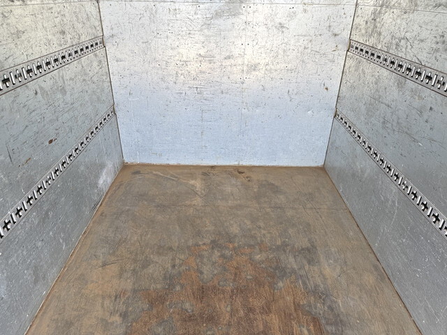 三菱ふそうキャンターアルミバン小型（2t・3t）[写真14]