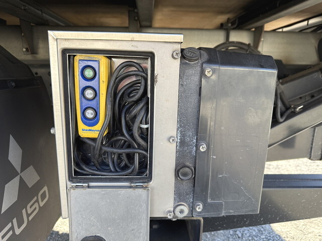 三菱ふそうキャンターアルミバン小型（2t・3t）[写真16]