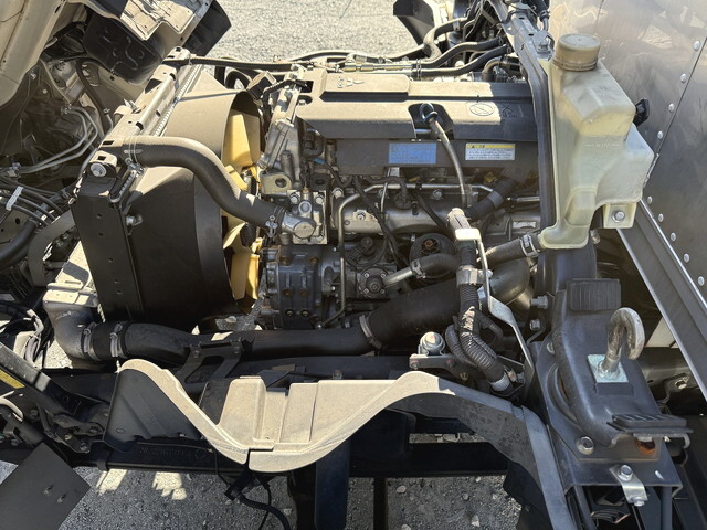 三菱ふそうキャンターアルミバン小型（2t・3t）[写真19]