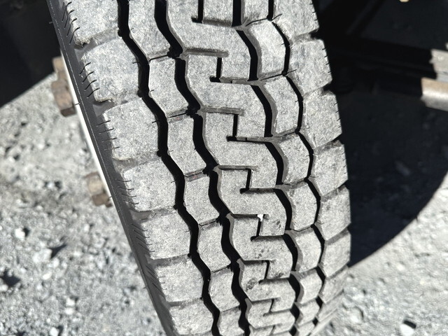 三菱ふそうキャンターアルミバン小型（2t・3t）[写真28]