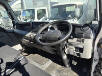 三菱ふそうキャンターアルミバン小型（2t・3t）[写真33]