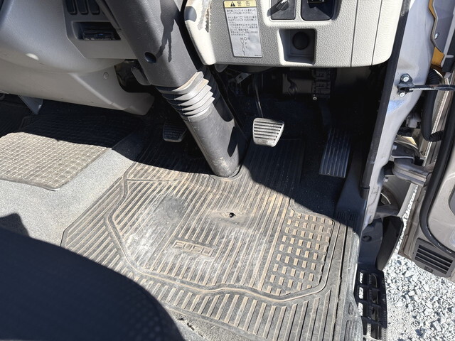 三菱ふそうキャンターアルミバン小型（2t・3t）[写真36]