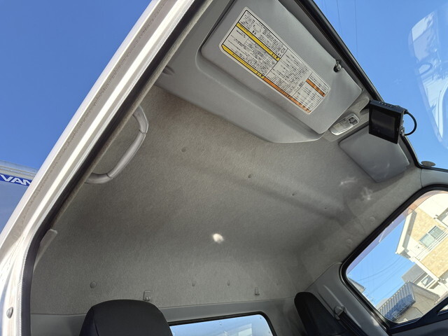 三菱ふそうキャンターアルミバン小型（2t・3t）[写真37]