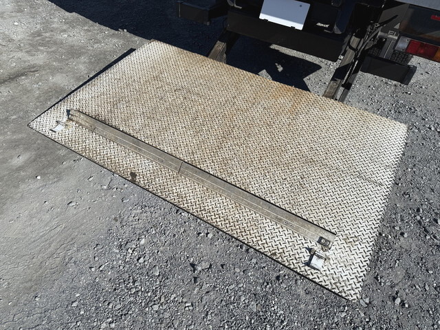 三菱ふそうキャンターアルミバン小型（2t・3t）[写真08]