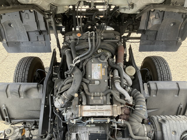 いすゞフォワードアルミウイング中型（4t）[写真28]