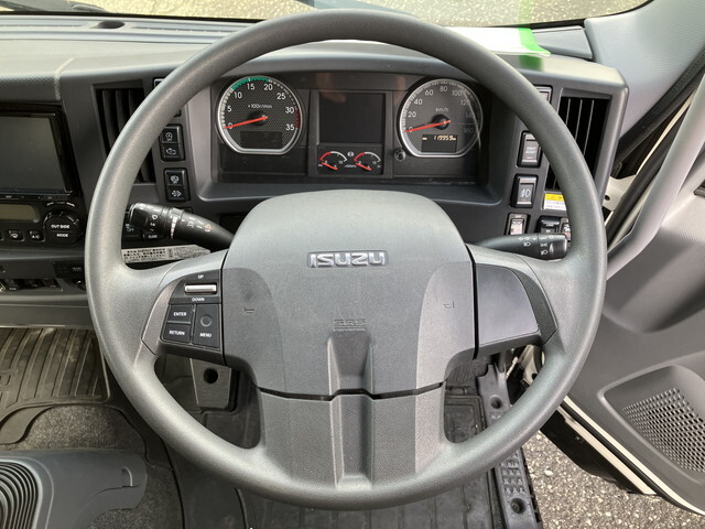 いすゞフォワードアルミウイング中型（4t）[写真33]