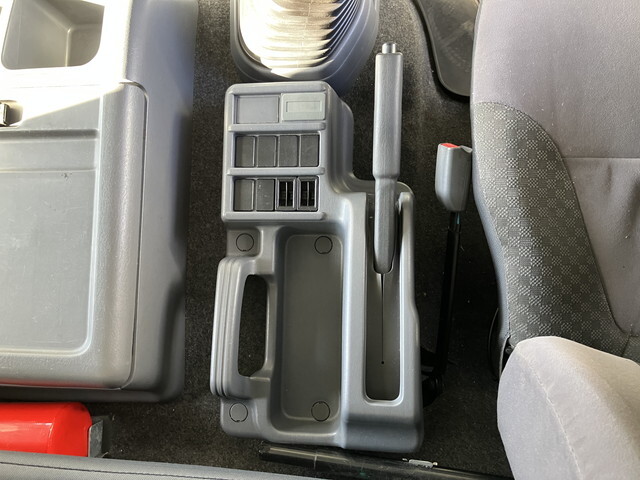 いすゞフォワードアルミウイング中型（4t）[写真35]