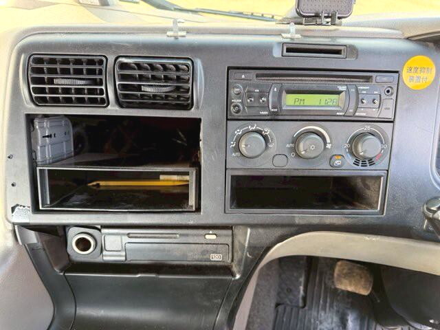 三菱ふそうスーパーグレートトレーラーヘッド（トラクターヘッド）大型（10t）[写真13]