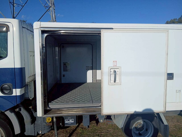 日産アトラス保冷バン小型（2t・3t）[写真13]