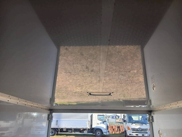 日産アトラス保冷バン小型（2t・3t）[写真15]