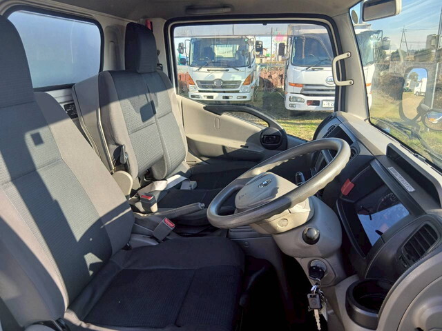 日産アトラス保冷バン小型（2t・3t）[写真32]