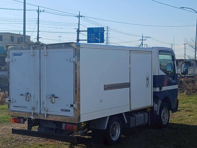 日産アトラス保冷バン小型（2t・3t）[写真04]