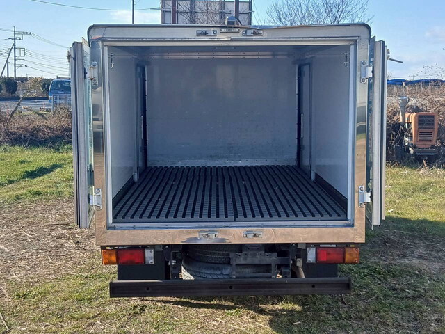 日産アトラス保冷バン小型（2t・3t）[写真09]