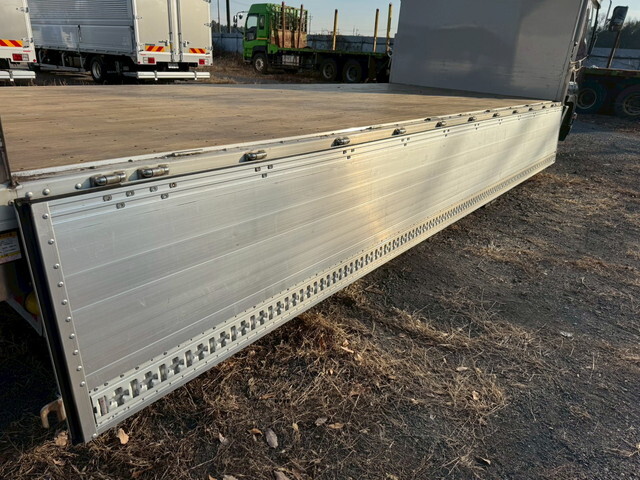 いすゞフォワードアルミウイング中型（4t）[写真16]