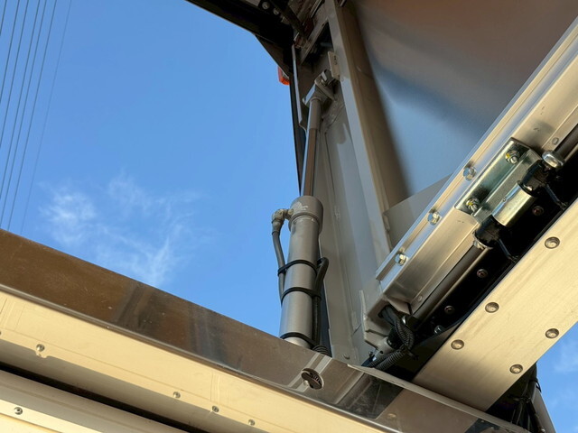 いすゞフォワードアルミウイング中型（4t）[写真18]