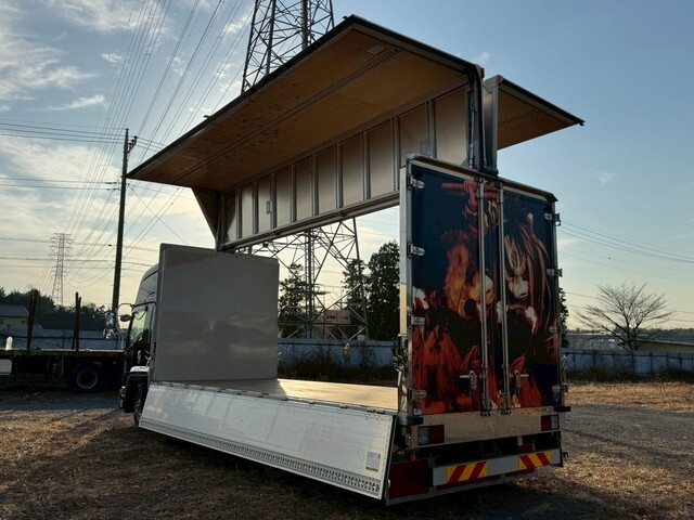 いすゞフォワードアルミウイング中型（4t）[写真02]