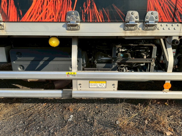 いすゞフォワードアルミウイング中型（4t）[写真21]