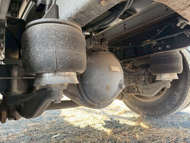 いすゞフォワードアルミウイング中型（4t）[写真22]