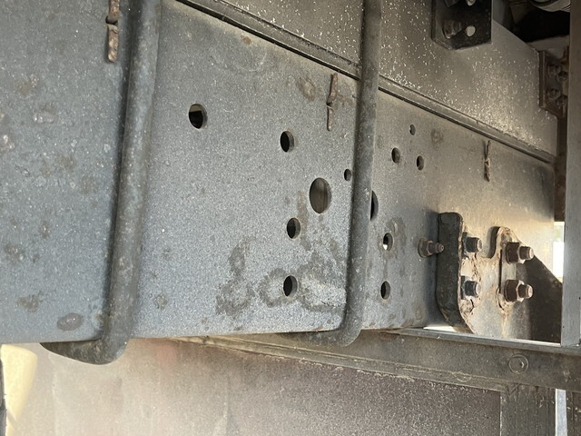 いすゞフォワードアルミウイング中型（4t）[写真25]