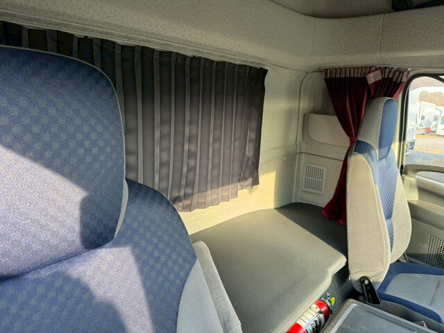 いすゞフォワードアルミウイング中型（4t）[写真32]