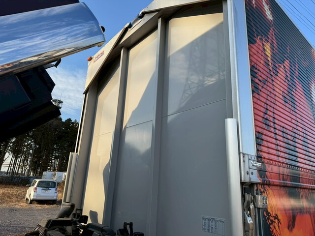 いすゞフォワードアルミウイング中型（4t）[写真36]