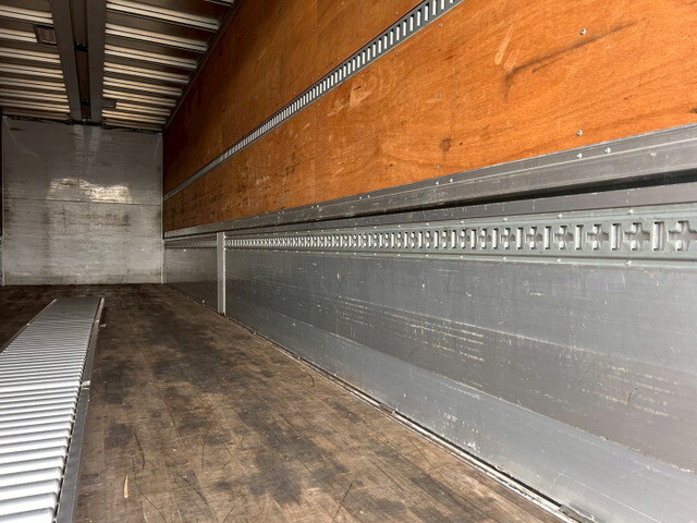 日野プロフィアアルミウイング大型（10t）[写真13]