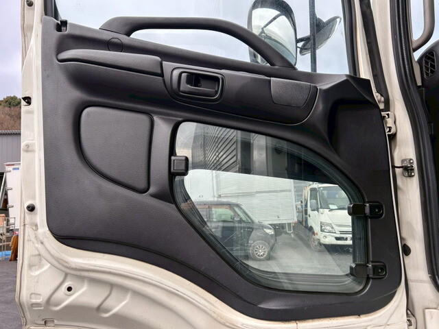 日野プロフィアアルミウイング大型（10t）[写真17]