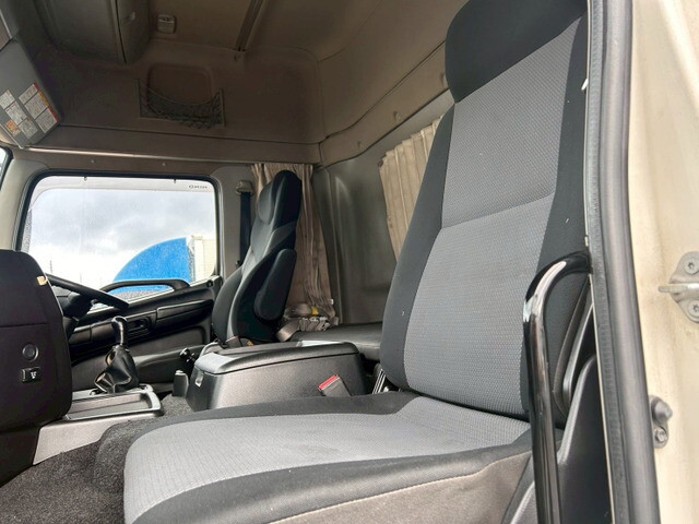 日野プロフィアアルミウイング大型（10t）[写真19]