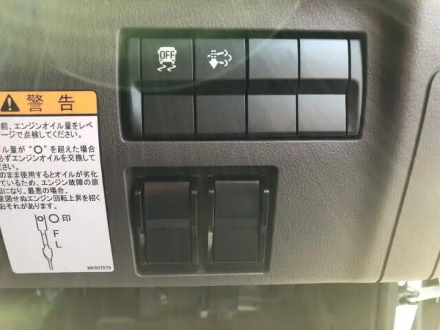 三菱ふそうキャンタークレーン4段小型（2t・3t）[写真10]