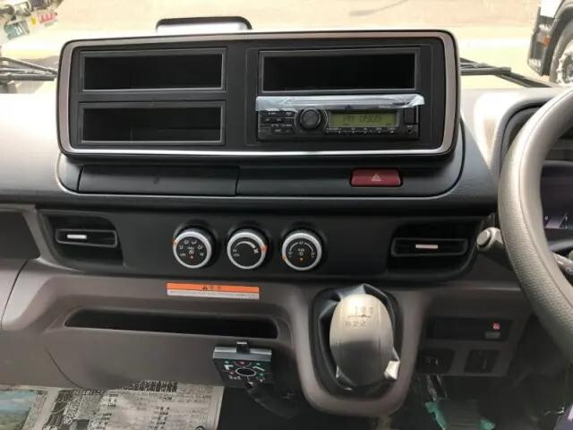 三菱ふそうキャンタークレーン4段小型（2t・3t）[写真07]