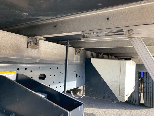 日野レンジャー冷凍車（冷蔵車）中型（4t）[写真23]