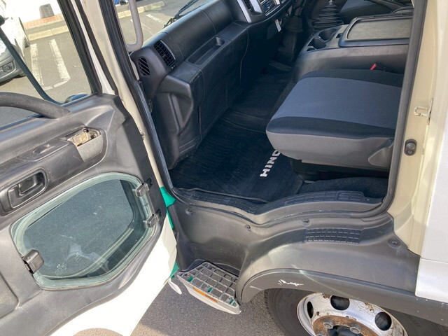 日野レンジャー冷凍車（冷蔵車）中型（4t）[写真24]