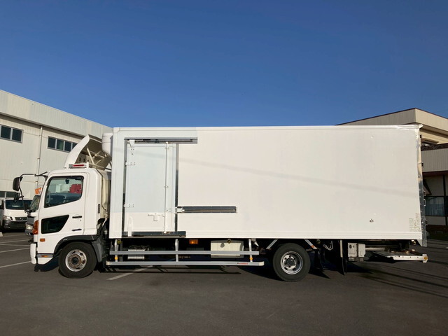 日野レンジャー冷凍車（冷蔵車）中型（4t）[写真03]