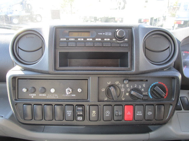 日野デュトロ高所作業車小型（2t・3t）[写真11]