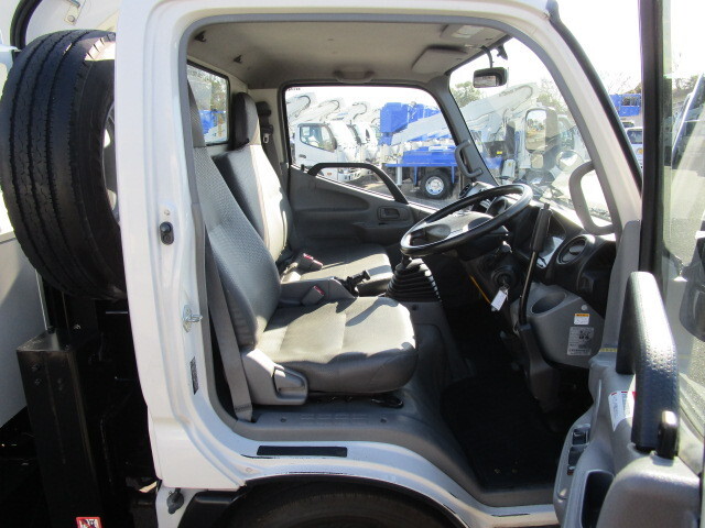 日野デュトロ高所作業車小型（2t・3t）[写真09]