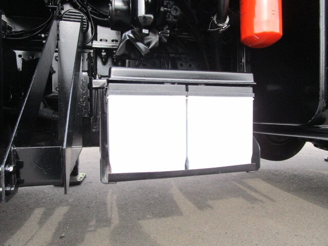 いすゞエルフ高所作業車小型（2t・3t）[写真24]